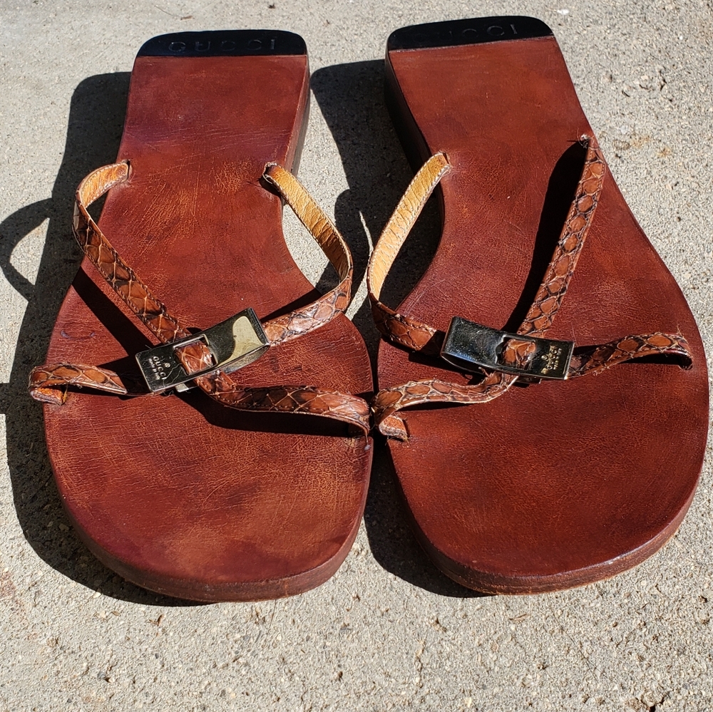 Gucci All Leather Flat Sandles A-/B+ Condition
